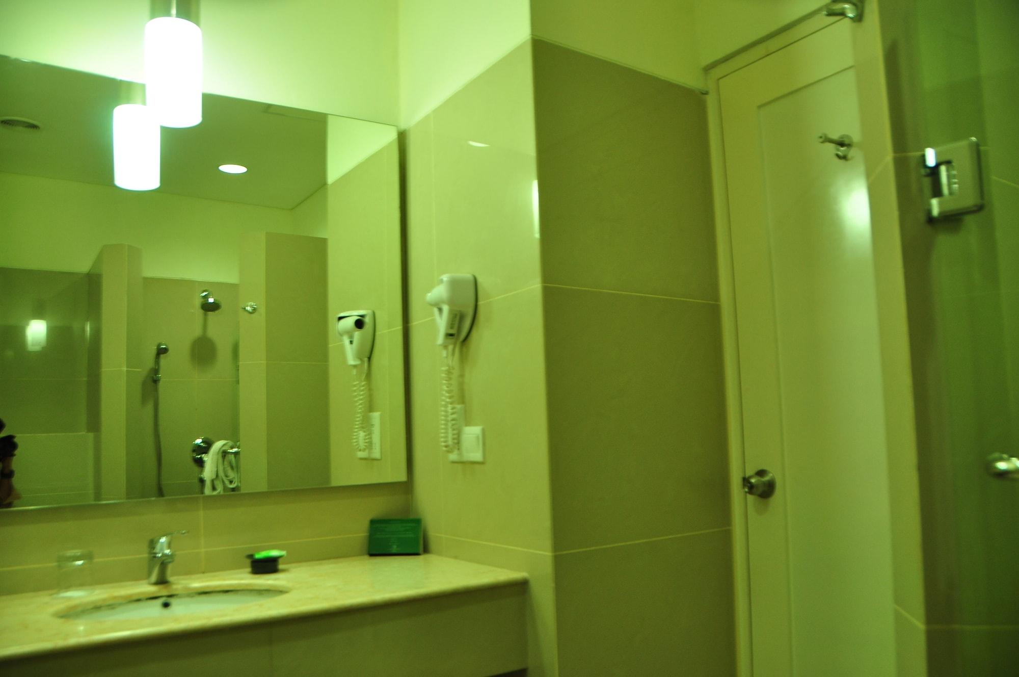 Sintesa Peninsula Hotel Palembang Exterior photo