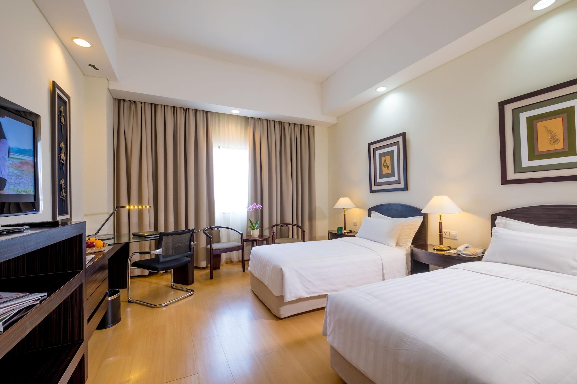 Sintesa Peninsula Hotel Palembang Exterior photo